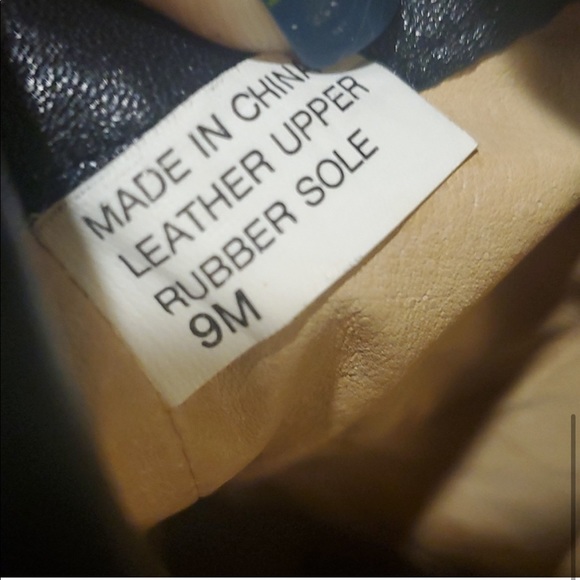 Like new Michael Kors boots size 9 leather - Picture 10 of 10